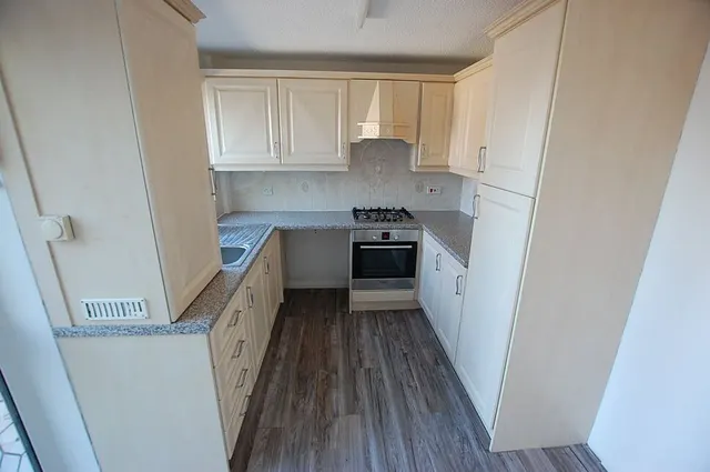 St. Marks Street, Dukinfield, SK16, photo 3