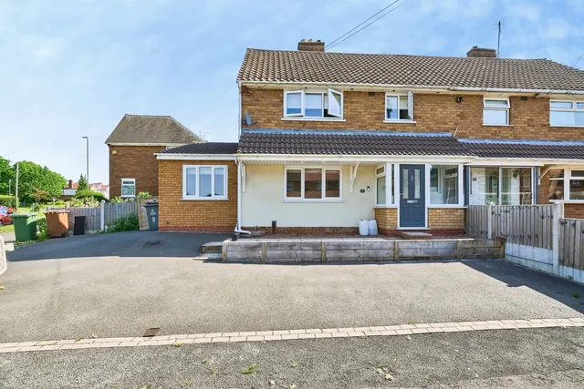 Clockmill Road, Walsall, West Midlands, WS3, photo 1