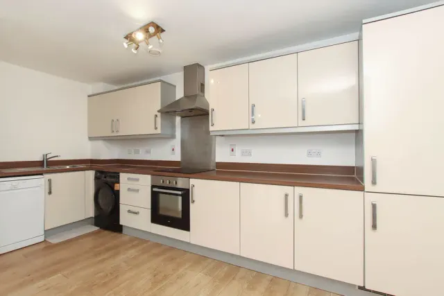 Photo 3 — Selden Hill, Hemel Hempstead, Hertfordshire, HP2 4FW