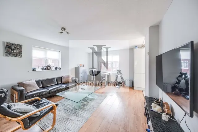 Galdana Avenue, Barnet, EN5, photo 2