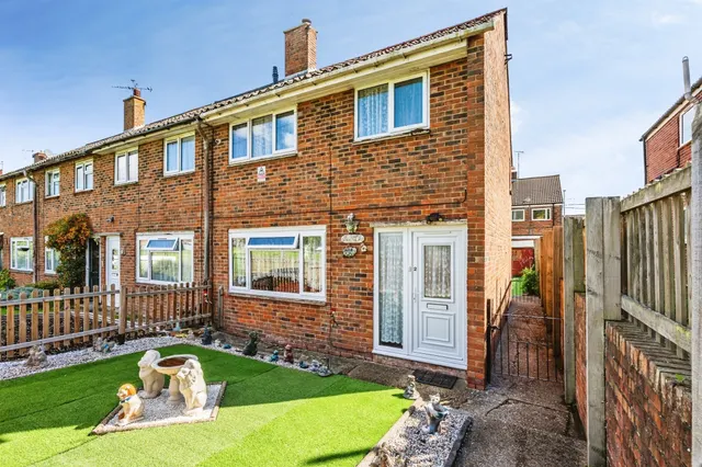 Saxby Close, Eastbourne, photo 1