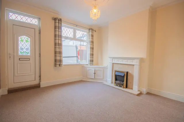 Chapel Street, Eastwood, NG16, photo 2