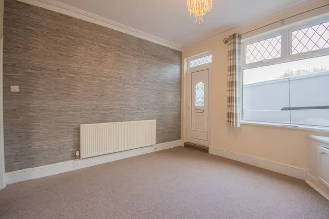 Chapel Street, Eastwood, NG16, photo 3