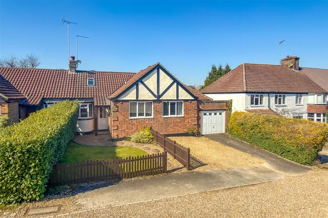 The Pleasance, Harpenden, Hertfordshire, AL5 3NA, photo 1