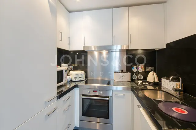 Fairmont Avenue, E14, photo 3