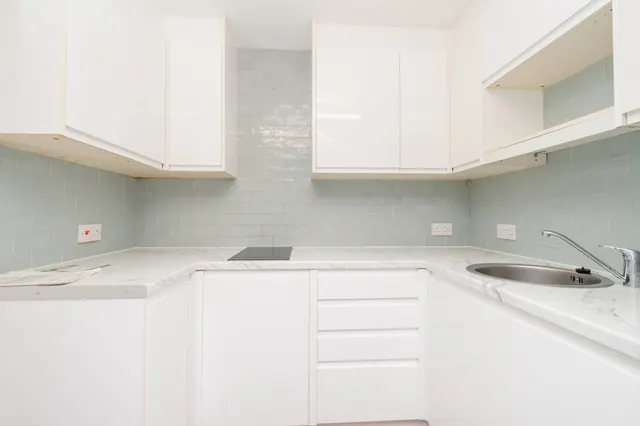 Wellington Crescent, Ramsgate, CT11, photo 3