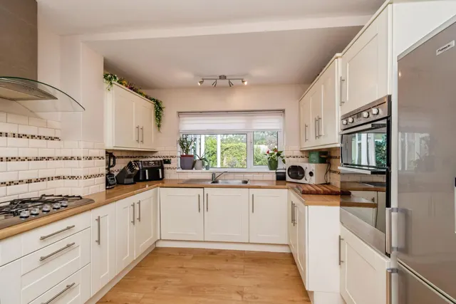 Langley Gardens, Wolverhampton, WV3, photo 2