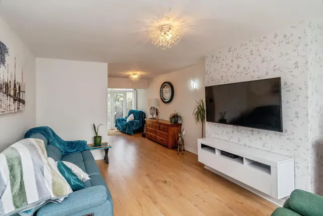 Langley Gardens, Wolverhampton, WV3, photo 3