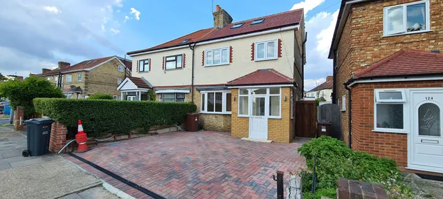 Spring Grove Road, Hounslow, TW3, photo 1