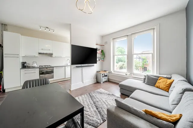 Hopton Road, Streatham, SW16, photo 1