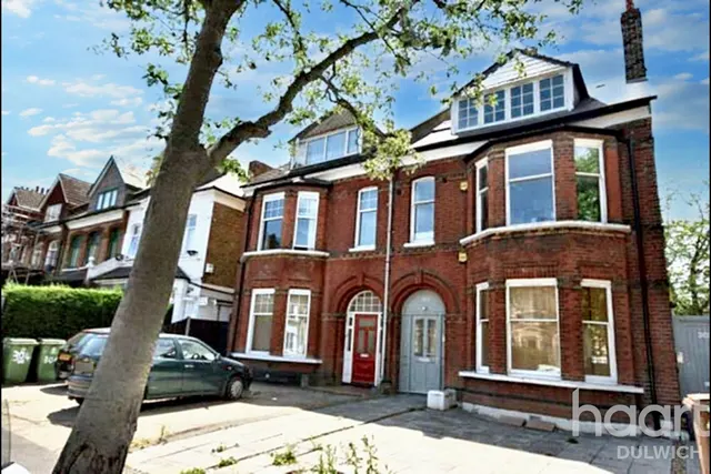 Lordship Lane, London, SE22, photo 1