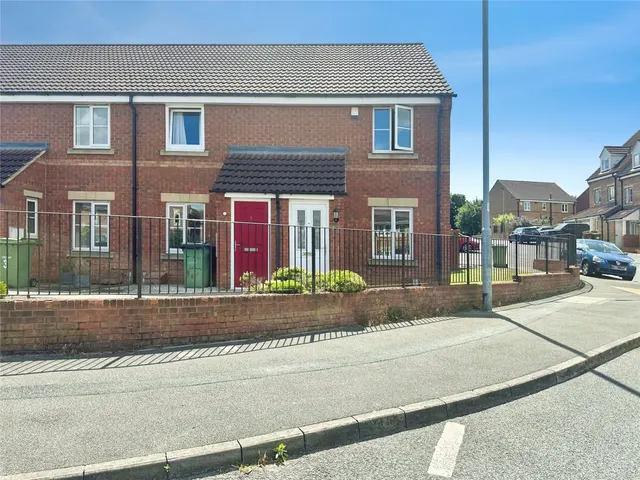 Dandelion Close, Whitwood, WF10, photo 1