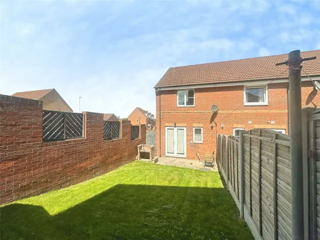 Dandelion Close, Whitwood, WF10, photo 2