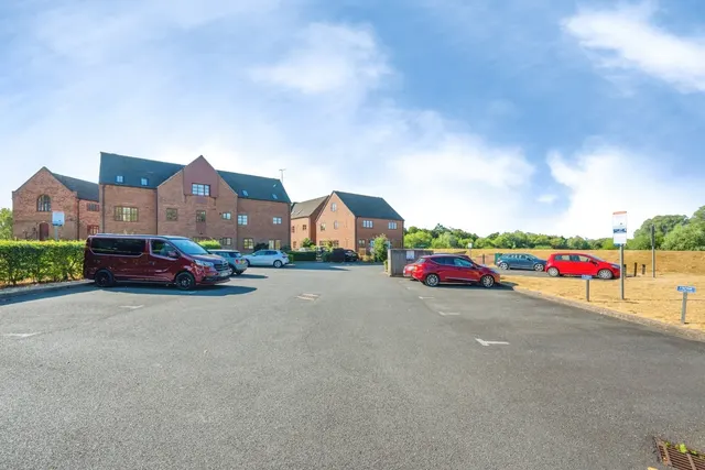 Arden Mews, Kingsbury, B78, photo 2