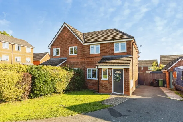 Alyn Road, Gwersyllt, LL11, photo 1