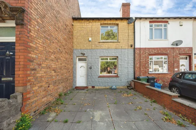 Hallam Street, West Bromwich, photo 1