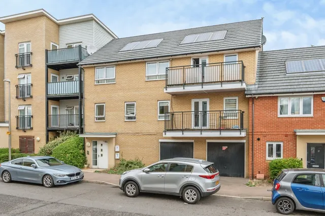Gumley Road, Grays, Essex, RM20, photo 1