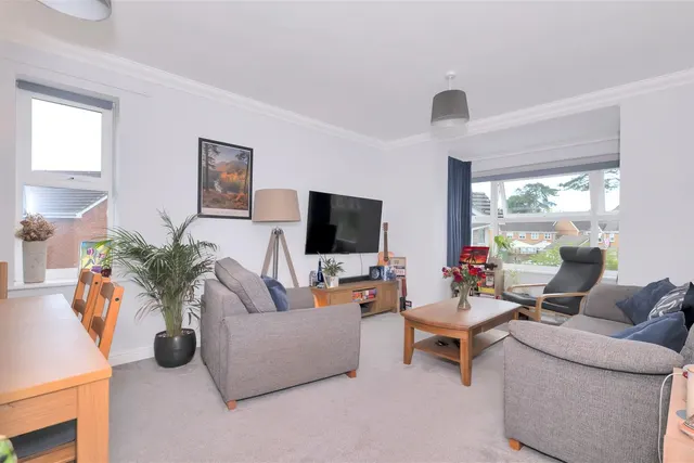 Bowes Close, Horsham, West Sussex RH13 5SZ, photo 1