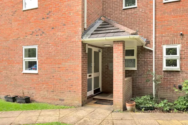 Photo 2 — Bowes Close, Horsham, West Sussex RH13 5SZ