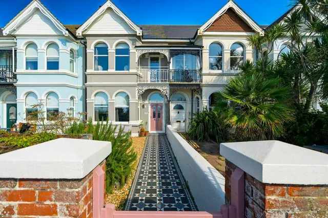 Brighton Road, Worthing, BN11, photo 1