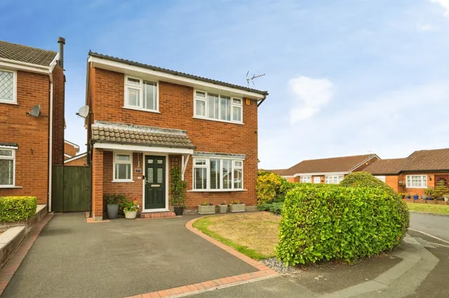 Harvester Way, Wirral, photo 1