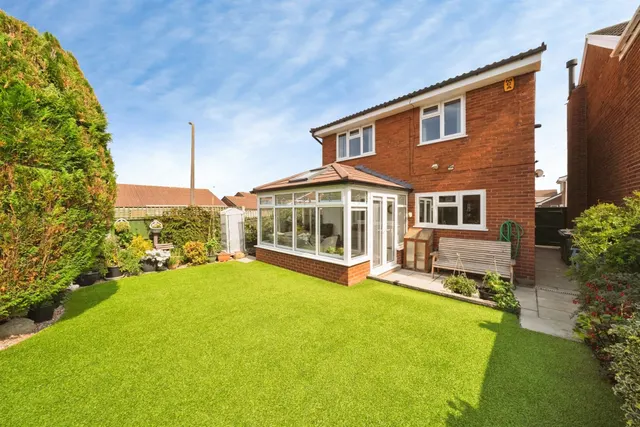 Photo 3 — Harvester Way, Wirral