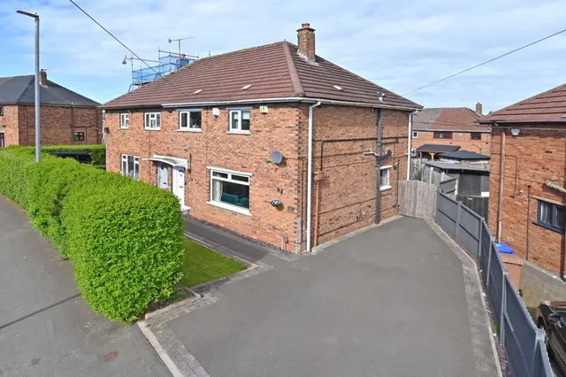 Beaconsfield Drive, Blurton, Stoke-on-trent, photo 1