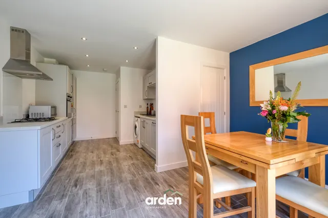 Light Hall Lane, Shirley, B90, photo 2