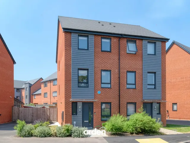 Light Hall Lane, Shirley, B90, photo 1