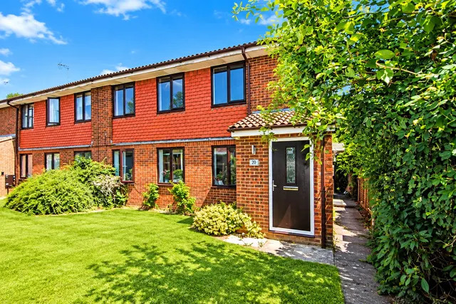 Delta Road, Chobham, GU24, photo 1