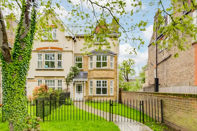 Kings Road, Richmond, TW10, photo 1