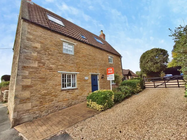 High Street, Morton, PE10, photo 1