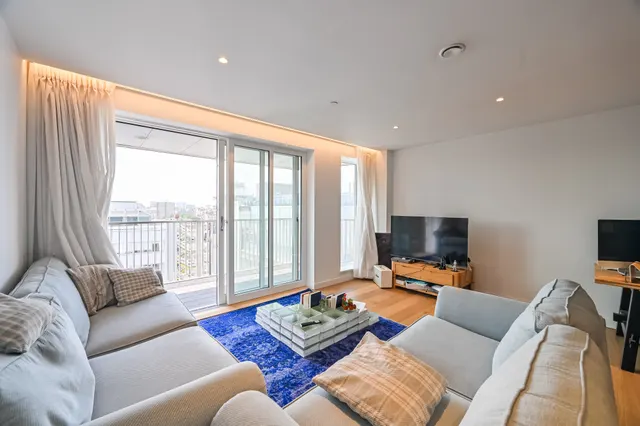 Photo 2 — Flat 37, Dorset House, London