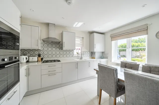 Kings Close, Arundel, BN18, photo 3