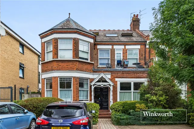 2 bedroom flat — Etchingham Park Road, Finchley, London, N3