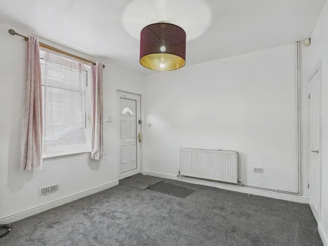 Cross Street, Goldthorpe, S63, photo 1