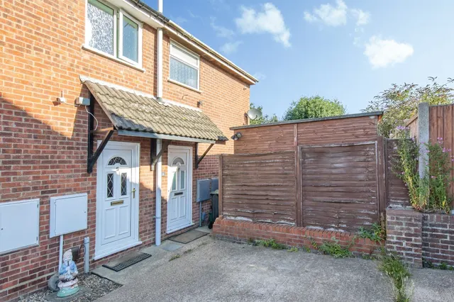 Redwood Close, Colchester, photo 1