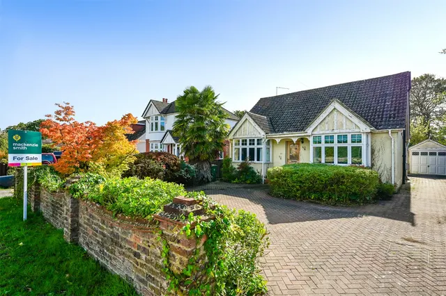 Coleford Bridge Road, Mytchett, Camberley, Surrey, GU16 6DN, photo 1