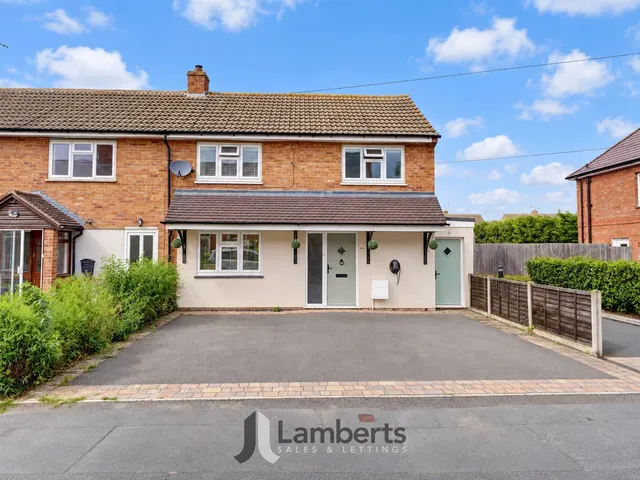 16a Watts Road, Studley, photo 1