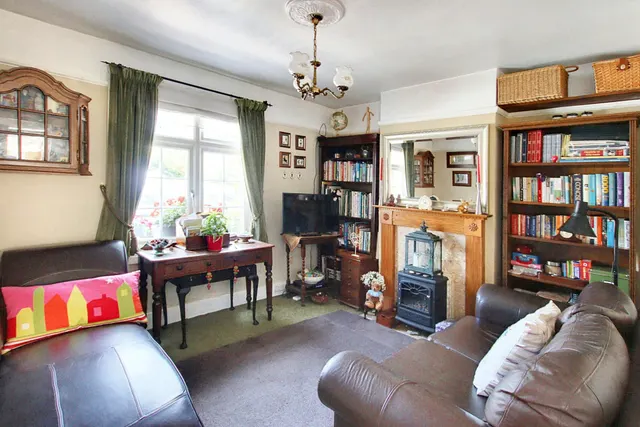 Photo 2 — Spring Park Road, Croydon, CR0 5EL
