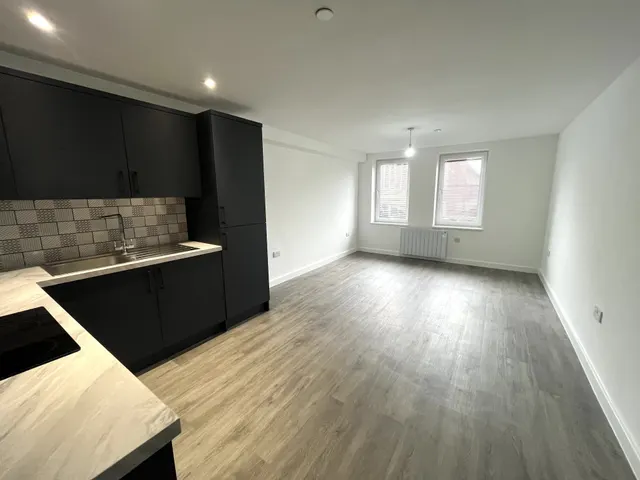 Cowbridge Road East, CF5, photo 1