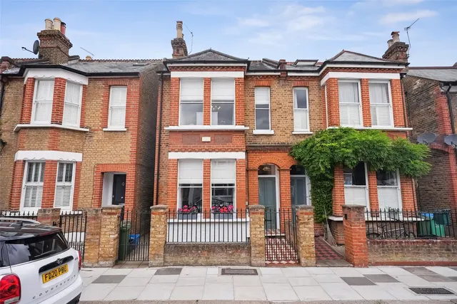 Heath Gardens, Twickenham, TW1 4LZ, photo 1