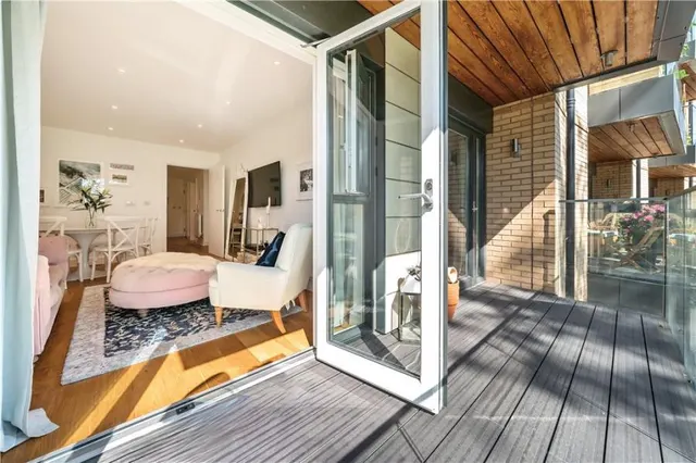 Fairbourne Road, London, SW4, photo 2