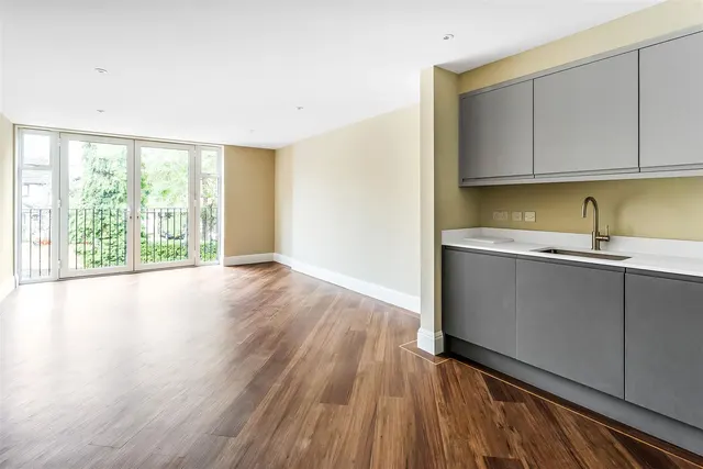 One Parkers Hill, Ashtead, KT21, photo 2