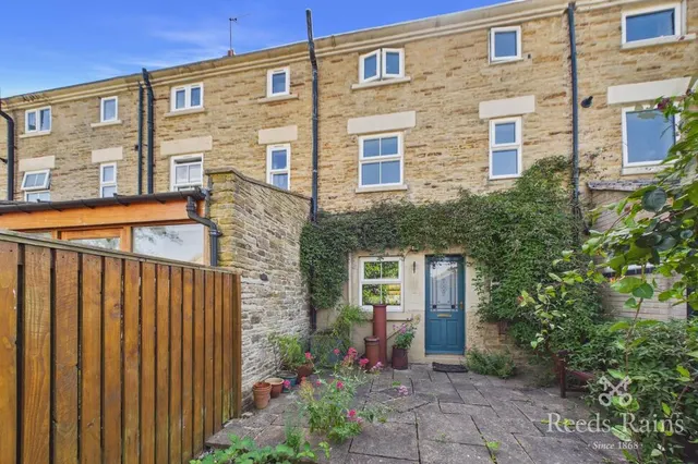 Almond Place, Chesterfield, S43, photo 1