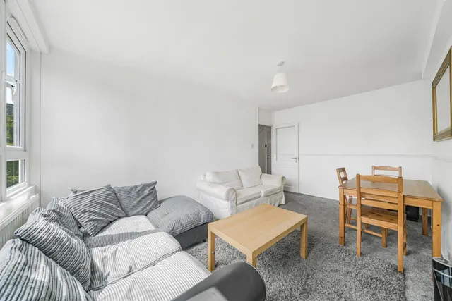 Photo 3 — Heron House, Battersea