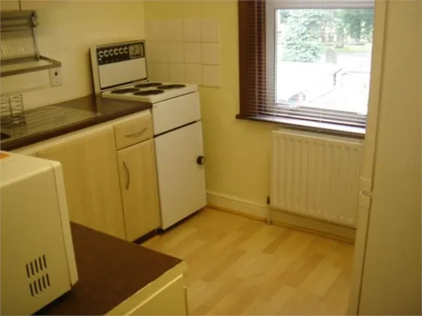 Photo 2 — Shirley Gardens, Hanwell, London, W7 3PT