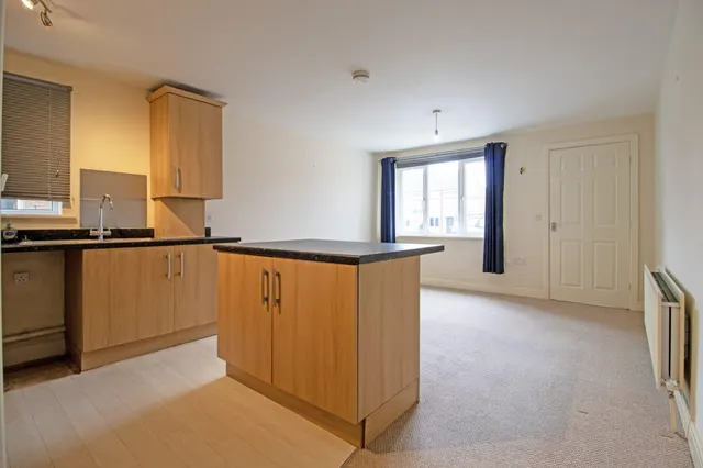 Lancaster Drive, South Killingholme, DN40, photo 2