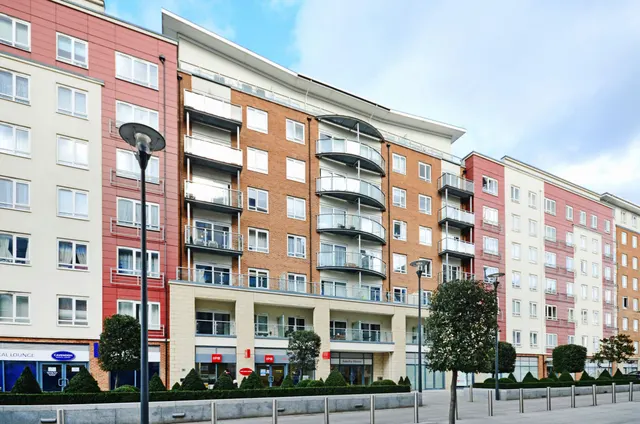Flat 43, Amelia House, 11 Boulevard Drive, London, photo 1