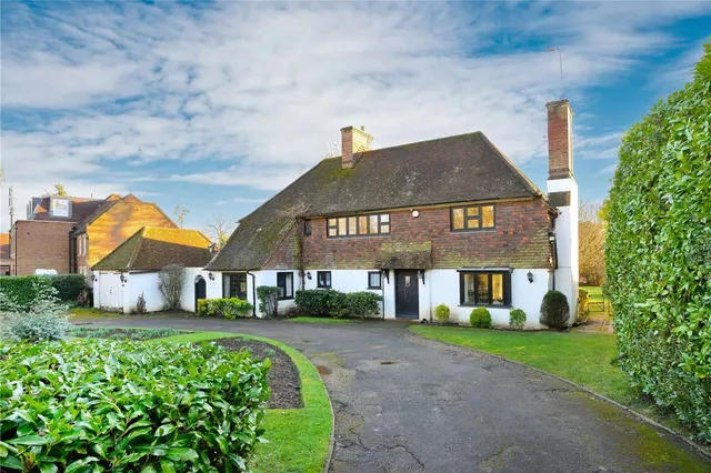 Clare Hill, Esher, Surrey, KT10 9NA, photo 1